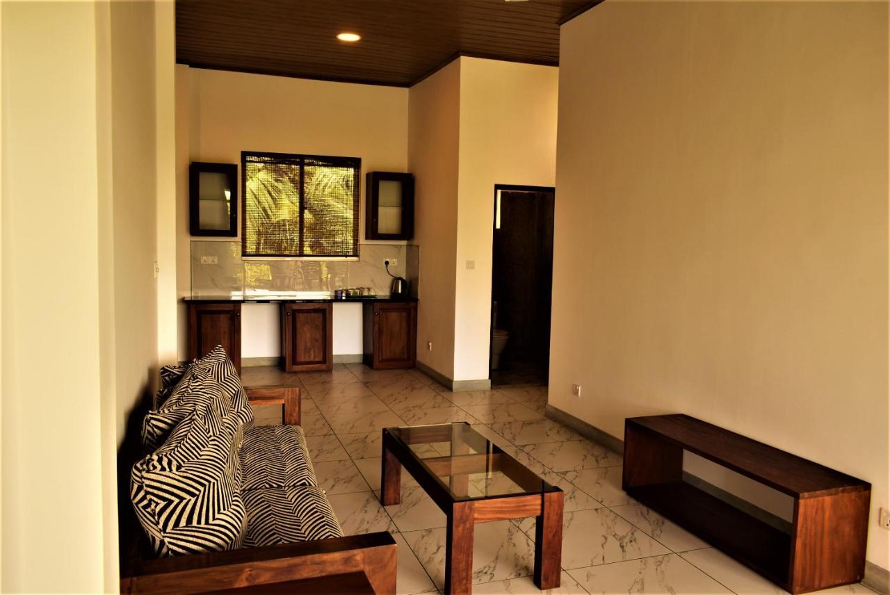 Anveela Hotel Beruwala Exterior photo